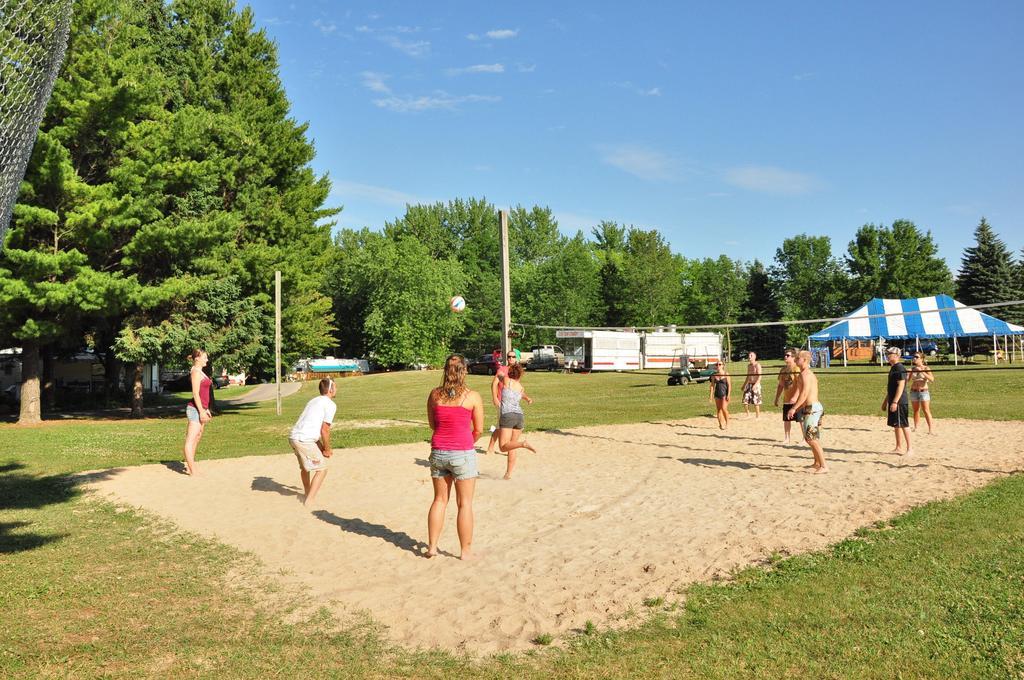 Plymouth Rock Camping Resort Rustic Cabin Elkhart Lake Zewnętrze zdjęcie