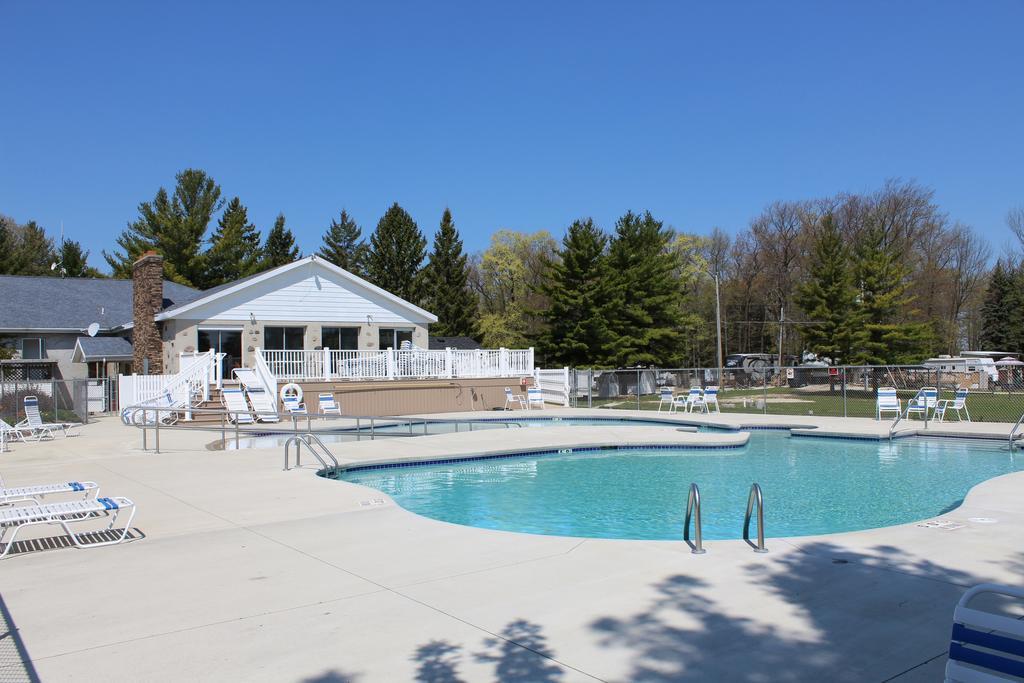 Plymouth Rock Camping Resort Rustic Cabin Elkhart Lake Zewnętrze zdjęcie