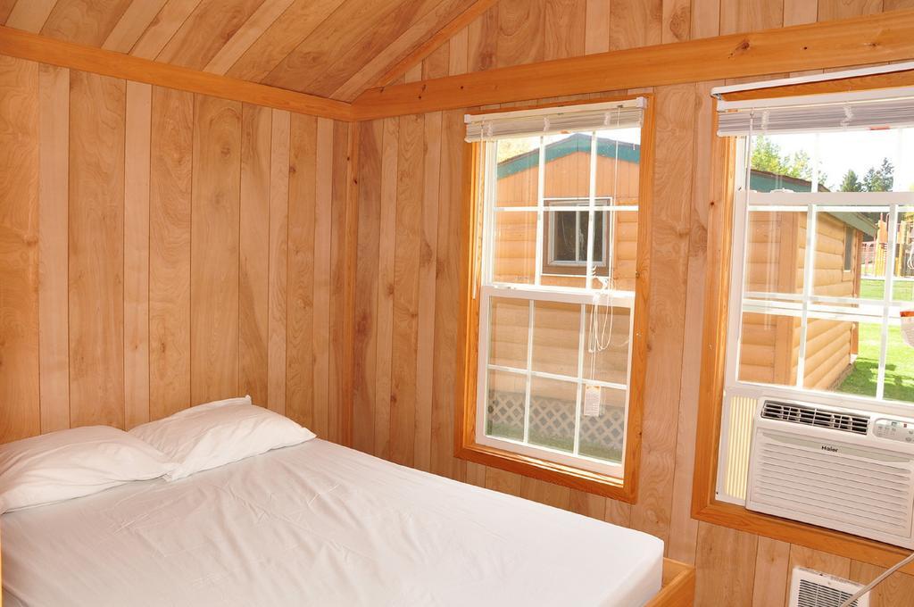 Plymouth Rock Camping Resort Rustic Cabin Elkhart Lake Zewnętrze zdjęcie