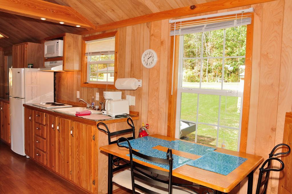 Plymouth Rock Camping Resort Rustic Cabin Elkhart Lake Zewnętrze zdjęcie